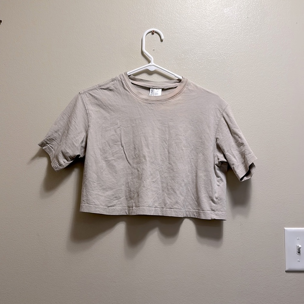 H&M crop t-shirt Size XS 👡 crème/tan